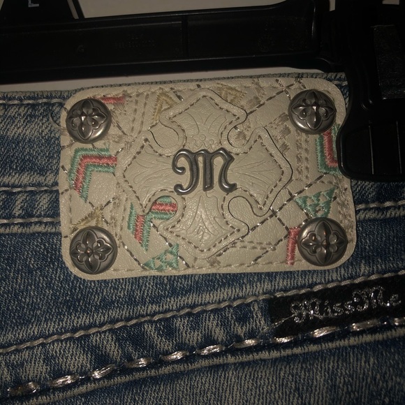 Miss Me signature cropped 3/4 Jean capris size 25 - Picture 5 of 8